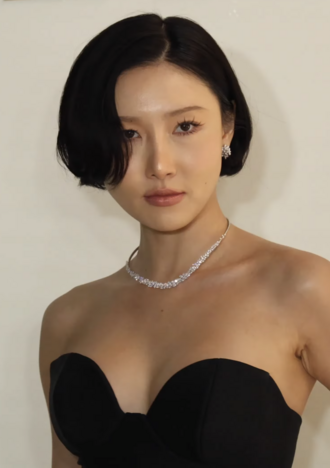 Hwasa (화사)